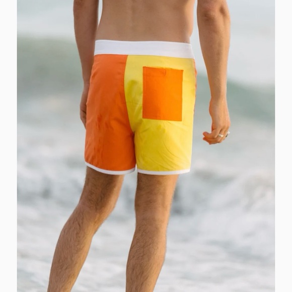 Size 30 waist Hammies board shorts and matching size L swim top - Picture 7 of 10